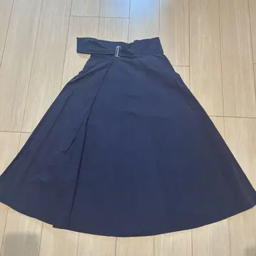 GALLARDAGAJANTE 네이비 플레어 롱 스커트