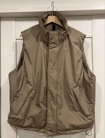 Goldwin bshop 별주 인슐레이션 베스트 베이지 M 사이즈