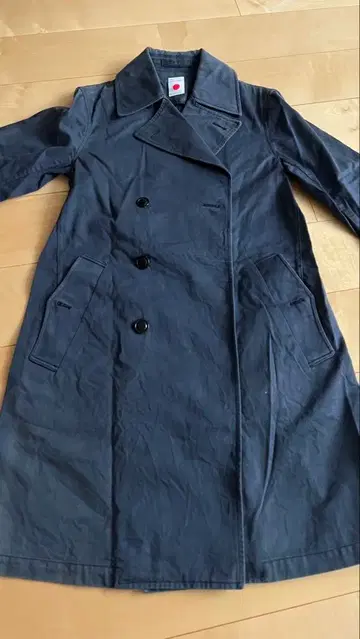 네이비 더블 브레스트 트렌치코트