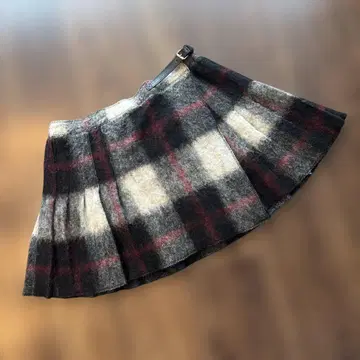 D&G 체크 무늬 플리츠 랩스커트