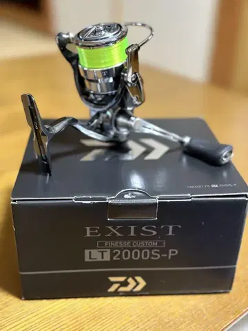 EXIST LT2000S-P 매우 깨끗한 낚시릴입니다.