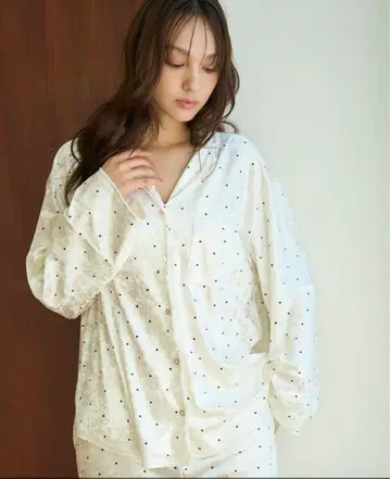 SNIDELHOME 벨로아 프린트 오픈 카라 상의
