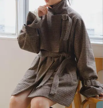 kastane 하이넥 플레어 코트