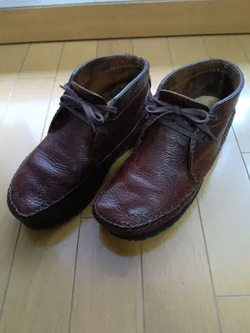 Clarks Originals 부츠 브라운