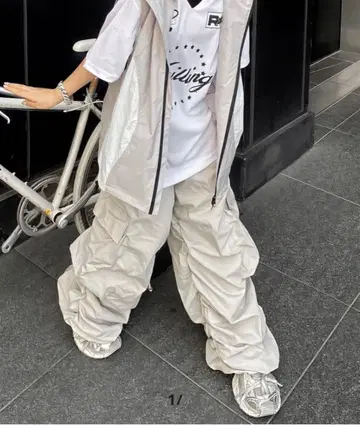 Chikashitsu+ oversized gather cargopants
