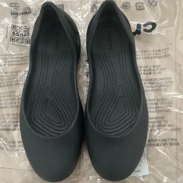 Crocs 카디 플랫 7(23)