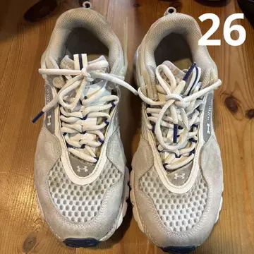 언더아머 스니커즈 26cm