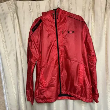 Oakley 빨간색 후드 부착 자켓