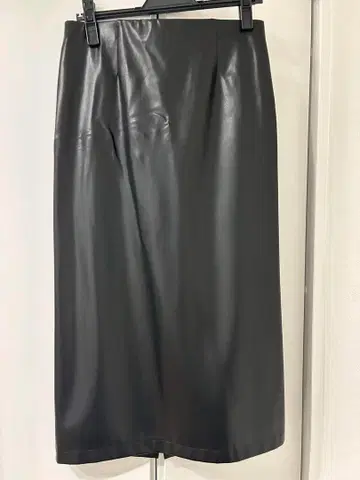 뮤즈 두지엠 클라세 가죽 타이트 스커트