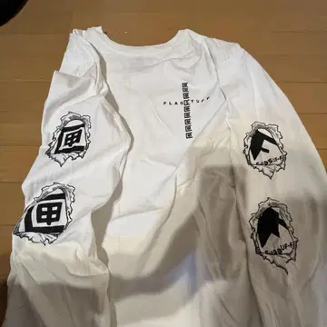 10 FLAGSTUFF 화이트 롱 슬리브 T셔츠