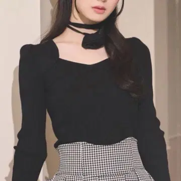 michellMacaron 플라워 초커 니트탑 블랙 XS