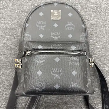 MCM 그레이 스터드 백팩