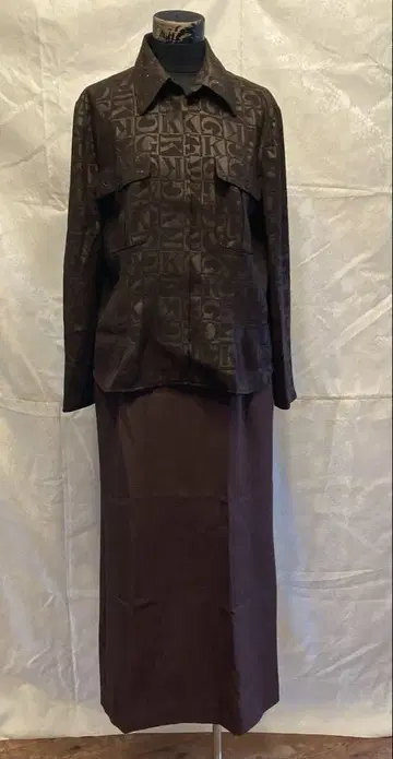 브라운 로고 패턴 셋업 이탈리아 HIROKO KOSHINO