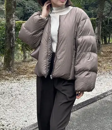 리베르모아 나일론 숏 기장 다운 페더 자켓 모카