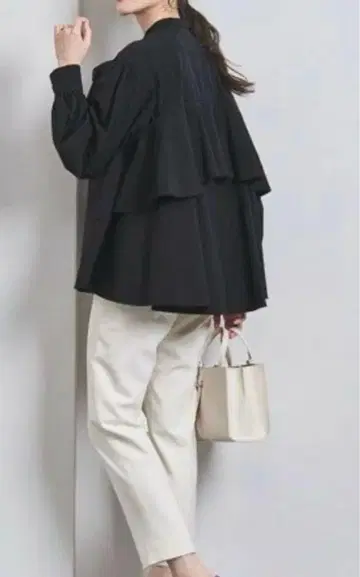 유나이티드 애로우즈 백 플레어 블라우스 38 네이비
