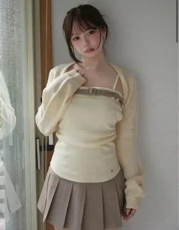 andmary Heidi belt pleats set up ivory
