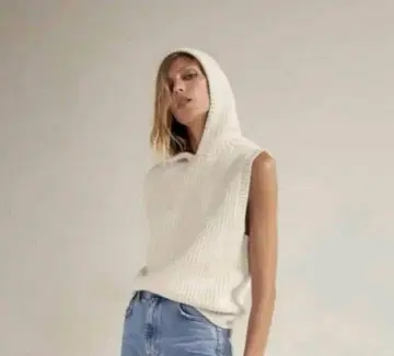 거의 미사용 ZARA 자라 후드 슬리브리스 루즈핏 니트 베스트