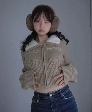 andmary Mary logo zip tops beige