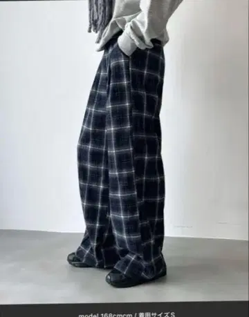 네이비 계열 체크 와이드 팬츠 S