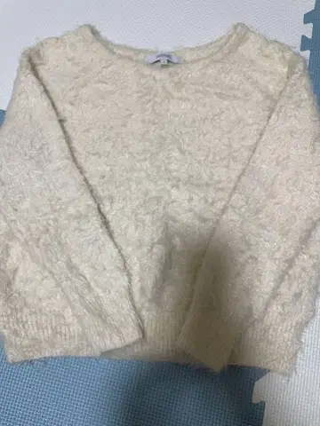 UNTITLED 아이보리 긴팔 니트