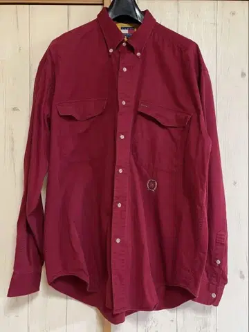 TOMMY HILFIGER 와인 레드 버튼 다운 셔츠