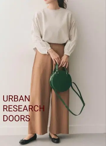 URBAN RESEARCH DOORS 볼륨 슬리브 절개 티셔츠