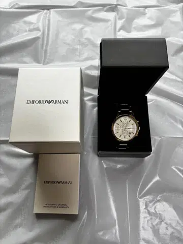 EMPORIO ARMANI 골드 시계