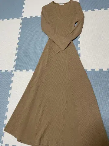 리브 편직 V넥 긴팔 롱 원피스 카멜