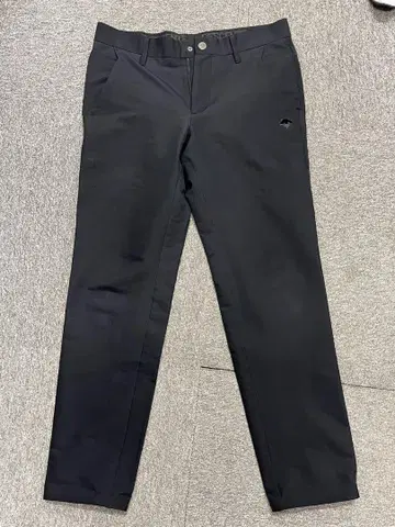 DESCENTE 슬림핏 블랙 팬츠