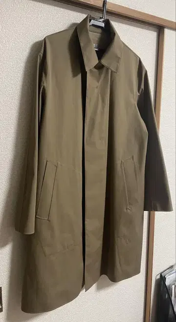 카키 스텐카라 코트 앞 포켓 부착