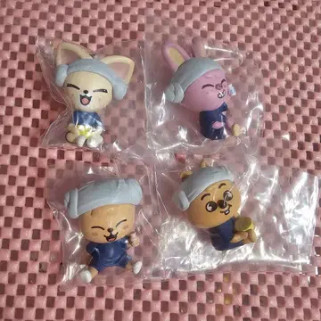 SKZOO 사우나 피규어 4개 세트