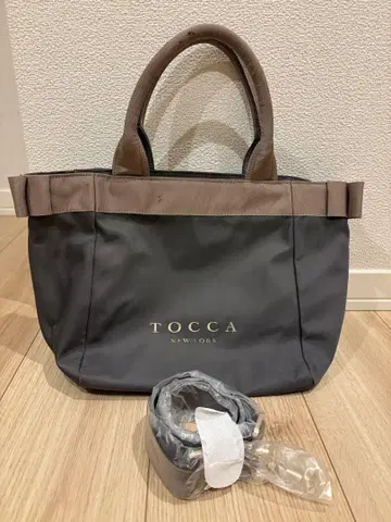 [새상품급] TOCCA 토카 나일론 커스터마이즈 토트백 리본