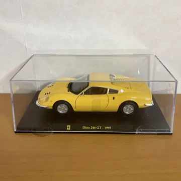 페라리 Dino 246 GT 1969년 모델 (미니카)