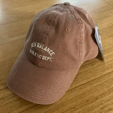 [ 새상품 택 포함 ] New Balance 브라운 캡