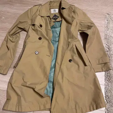 AICLE GORE-TEX 베이지 트렌치코트