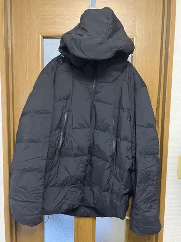 후드 부착 블랙 다운 자켓 4L