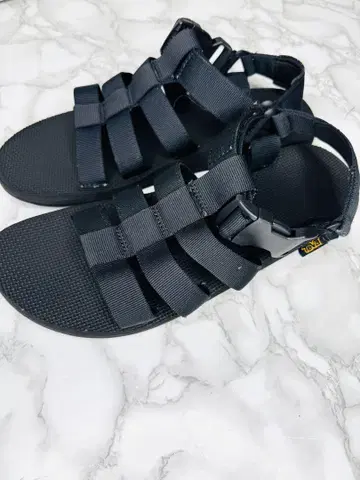테바 Teva 블랙 샌들
