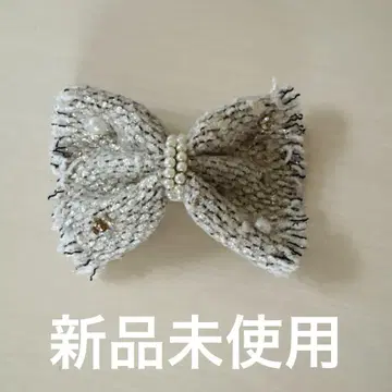 리본 달린 헤어핀 트위드 펄 비쥬 화이트