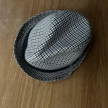 체크 무늬 플랫 캡