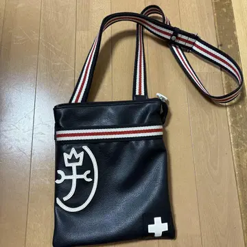 블랙 합성 피혁 숄더백
