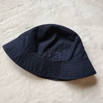 Y-3 블랙 네이비 버킷햇 리버서블