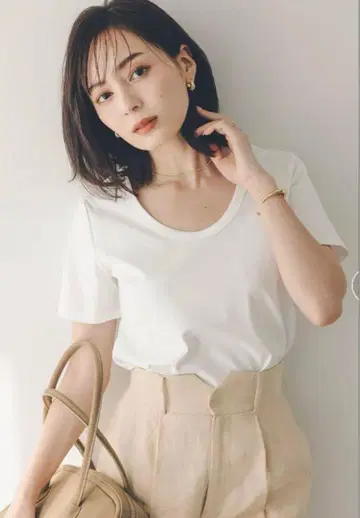 anuans / 아뉴앙스 실크 터치 코튼 U넥 T