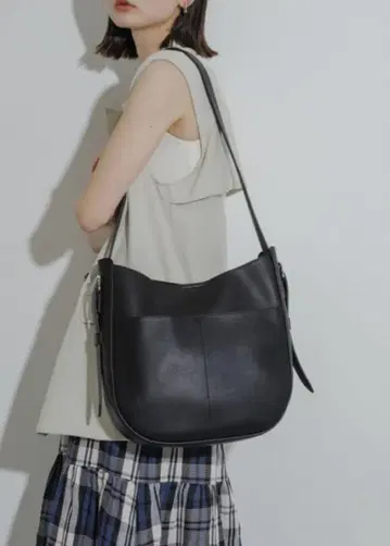 URBANRESEARCH 아웃포켓 빅 숄더백