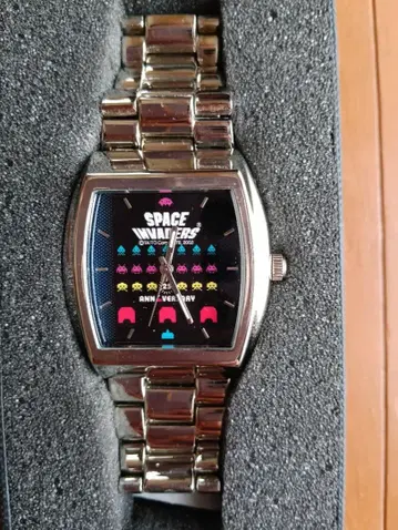 SPACE INVADERS 손목시계 미사용