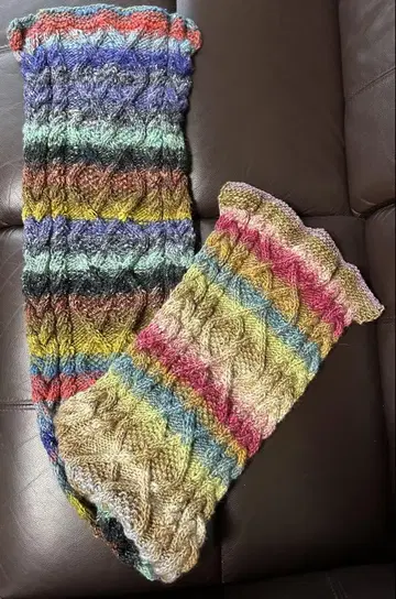 손뜨개질 머플러 꽈배기 무늬 (노로 에이사쿠 털실 사용)