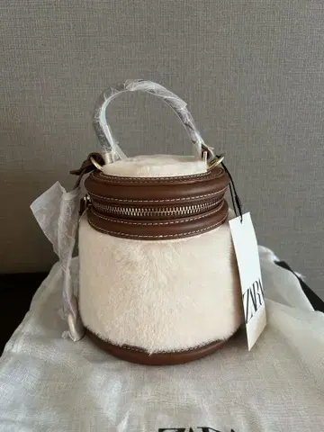 [ 새상품 ] ZARA 에코 퍼 백
