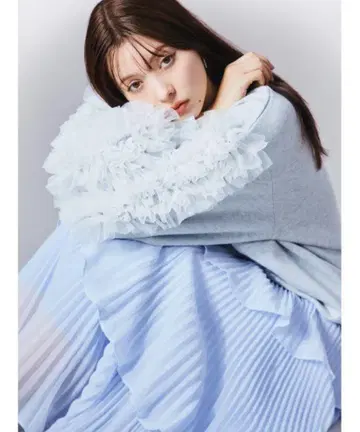 SNIDEL 프릴 장식 그레이 맨투맨
