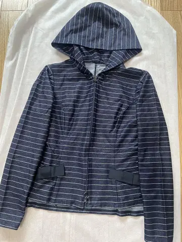 르네 후드티