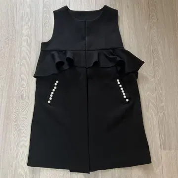 프릴 달린 베스트