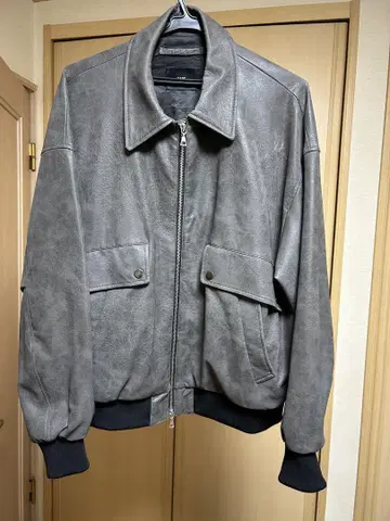 HARE 그레이 가죽 자켓